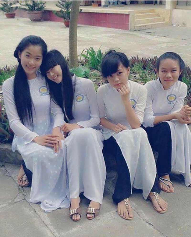 Loạt ảnh thời đi học đen nhẻm của Nam Em bất ngờ được chia sẻ trở lại